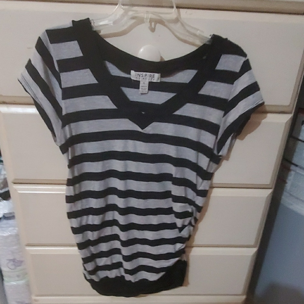 🤰Woman size LG maternity shirt🤰